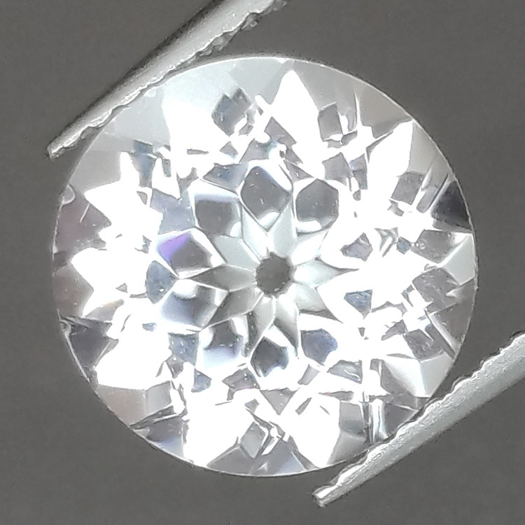 Colorless white topaz round cut 10mm 1pz