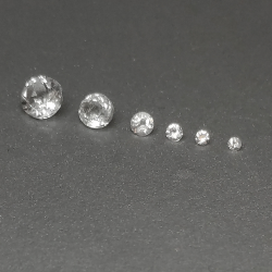 Colorless white topaz round cut 1.1-4.0mm 1ct