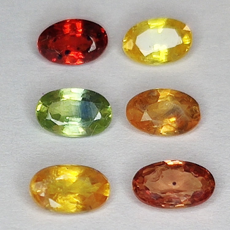 Zafiro de Songea multicolor talla oval 5x3mm 1ct