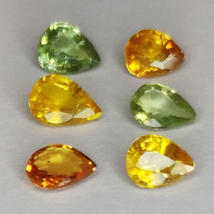 Zafiro de Songea multicolor talla pera 5x4mm 1ct