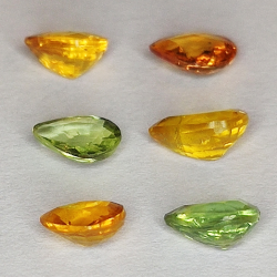 Zafiro de Songea multicolor talla pera 5x4mm 1ct