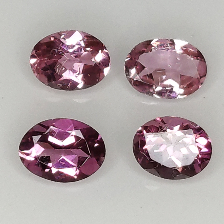 Tourmaline rubellite rose taille ovale 5x4mm 1ct