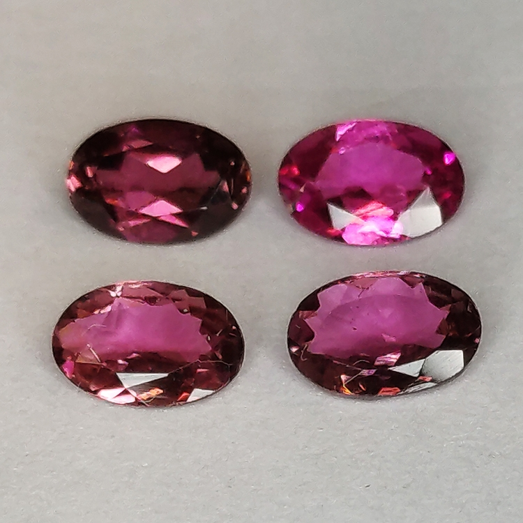 Tormalina rosa rubellite taglio ovale 6x4mm 1pz