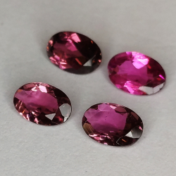 Pink rubellite tourmaline oval cut 6x4mm 1pz