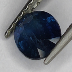 0,68ct Blue Sapphire coupe ovale 5,5x5,0mm