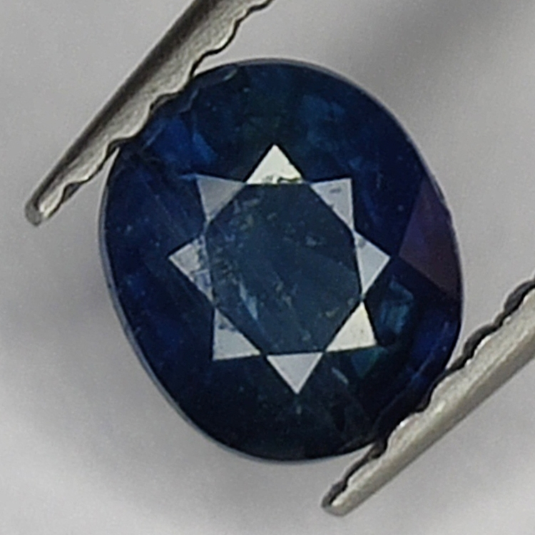 0.68ct Zaffiro blu taglio ovale 5.5x5.0mm