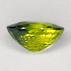 1.30ct Zafiro Verde talla oval 7x5mm