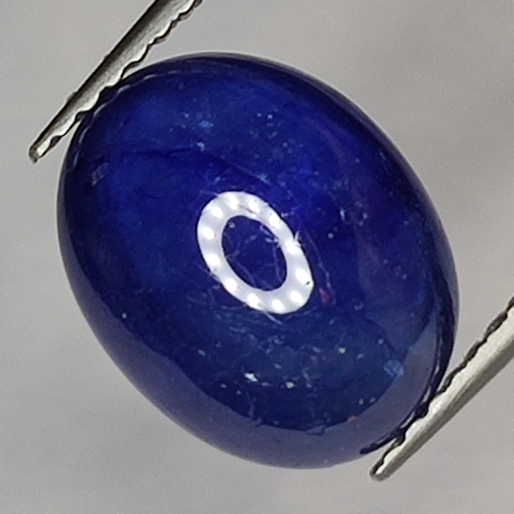 5.63ct  Zaffiro Blu cabochon ovale 11.1x8.8mm