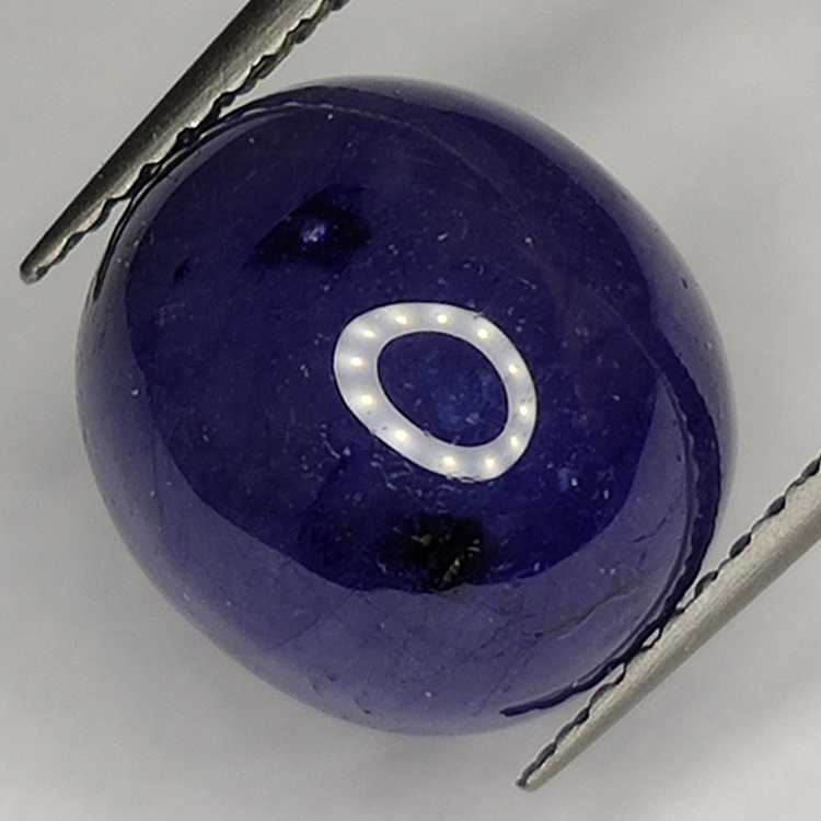 8.38ct Blauer Saphir cabochon oval 11.2x10.2mm