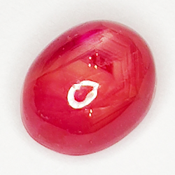 3.20ct Rubino Stella cabochon ovale 8.2x6.5mm