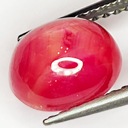 3.20ct Rubin Stern cabochon oval 8.2x6.5mm