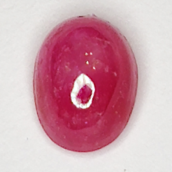 1.28ct Rubis Étoilé cabochon ovale 6.6x4.9mm