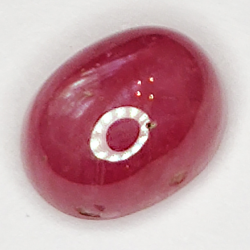 2.07ct Rubino Stella cabochon ovale 7.3x5.7mm