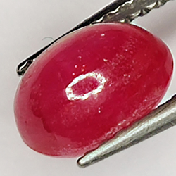 2.20ct Rubis Étoilé cabochon ovale 7.8x5.7mm