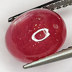 3.00ct Rubis Étoilé cabochon ovale 8.0x6.8mm