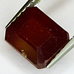 2.50ct Rubis coupe émeraude 7.2x5.7mm