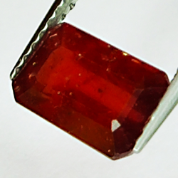 2.30ct Rubin smaragdschliff 8.9x5.8mm