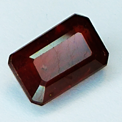 3.50ct Rubino taglio smeraldo 9.6x6.1mm