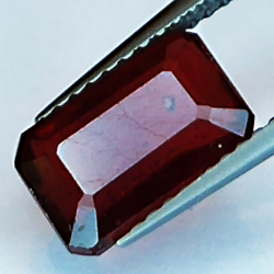 3.50ct Rubin smaragdschliff 9.6x6.1mm