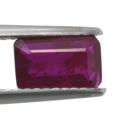 1,04ct Ruby Emerald Cut