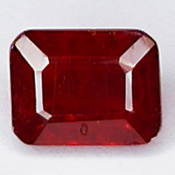 2.70ct Rubí talla esmeralda 7.9x6.0mm