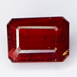 2.90ct Rubino taglio smeraldo 8.8x6.3mm