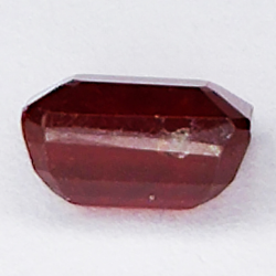 3.00ct Rubino taglio smeraldo 8.3x5.7mm