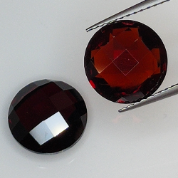 Garnet round cut double checkerboard 10mm 1pz