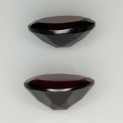 Garnet oval cut 10x8mm 1pz