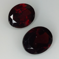 Garnet oval cut 10x8mm 2pz