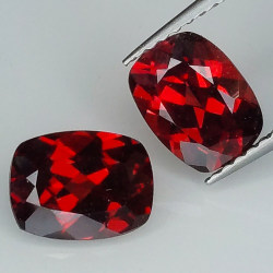 Garnet cushion cut 8x6mm 1pz