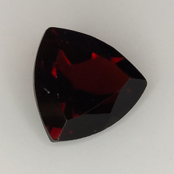 Garnet trillion cut 9mm 1pz