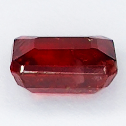 2.45ct Rubin smaragdschliff 7.7x6.0mm