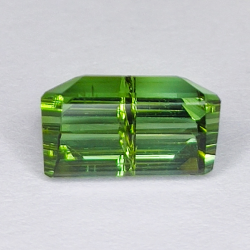 2.56ct Tourmaline Verdelite emeraude coupe 8.5x6.3mm