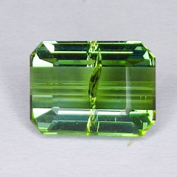 2.56ct Tourmaline Verdelite emeraude coupe 8.5x6.3mm