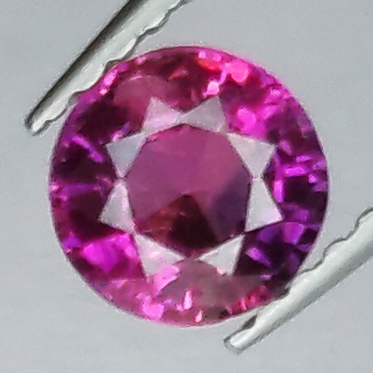 0,75 ct saphir rose taille ronde 5,3 mm