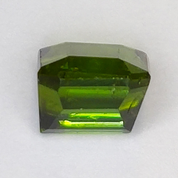 1.67ct Turmalina Verdelita talla esmeralda 7.3x6.4mm