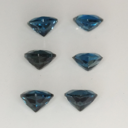 Trillion cut blue London topaz 5mm 1pz