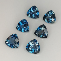 Topaze de Londres bleue trillion coupée 5 mm 1pz