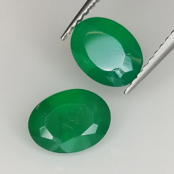 Green agate oval cut 8x6mm 1pz