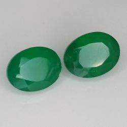 Green agate oval cut 8x6mm 1pz