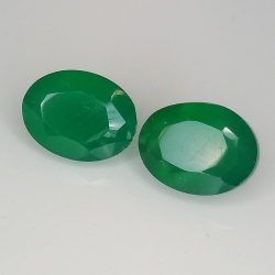 Green agate oval cut 8x6mm 1pz