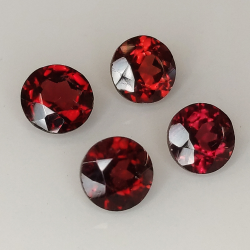 Garnet round cut 4.7-5.3mm 1pz