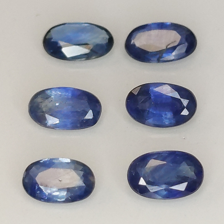 Blauer Saphir Ovalschliff 5x3mm 1ct