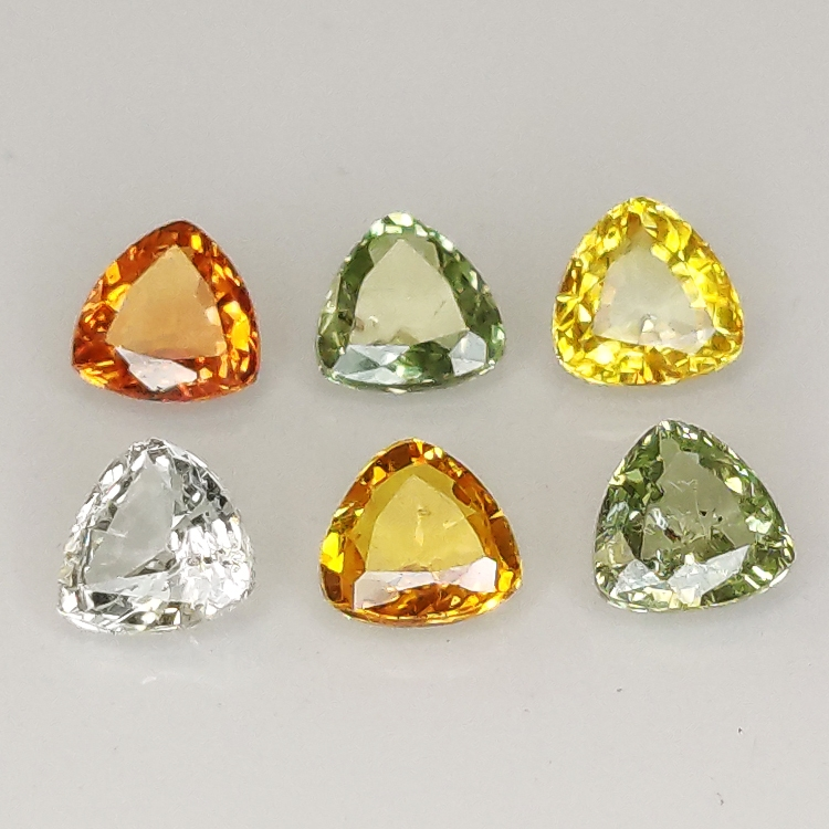 Saphir Songea multicolore taille trillion 3.4-3.8mm 1ct