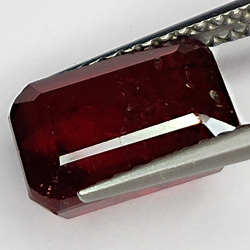 4.30ct Ruby emerald cut 9.7x7.1mm