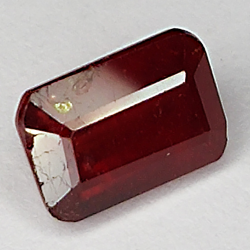 3.10ct Rubin smaragdschliff 8.6x6.0mm