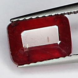 2.75ct Rubino taglio smeraldo 8.3x5.7mm