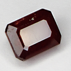 2.95ct Rubí talla esmeralda 7.7x5.8mm