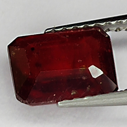 2.45ct Rubin smaragdschliff 8.0x6.1mm